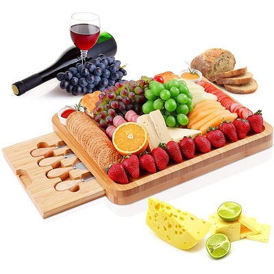 Placa de queijo de bambu elegante com faca e garfo e 2 tigelas de cerâmica 44x33x4cm Retângulo